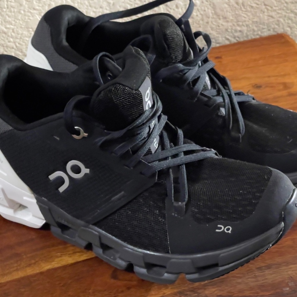 On Running Women's Black Athletic Shoes - Picture 8 of 9